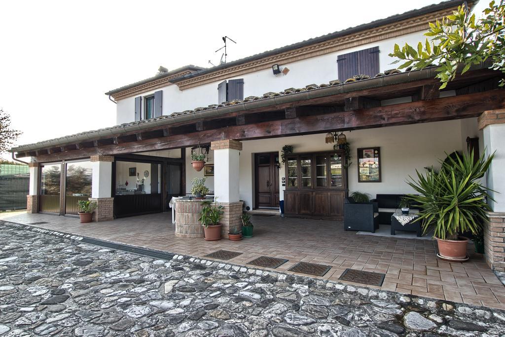 Country Rooms & Suite La Quercia Coriano Buitenkant foto